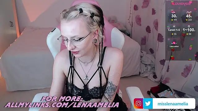 Snapshot of Lenas_Playroom chatting on March 6, 8:48 pm Lenas Playroom online show from March 6, 8:48 pm