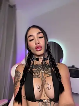 Babyygirl   online show from June 11, 2:53 am