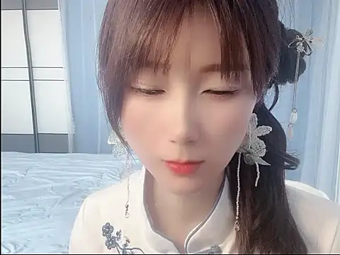 Vivi2222vivi online show from June 11, 2:53 am