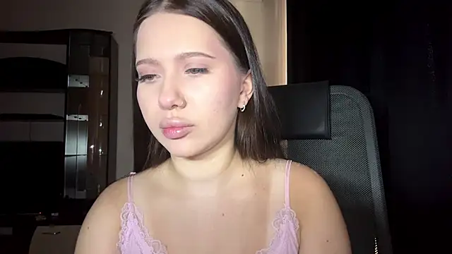 KarlyBiringer online show from June 7, 9:36 am