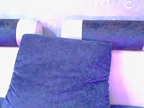 Snapshot of cute-iraa chatting on July 7, 7:45 am cute-iraa online show from July 7, 7:45 am