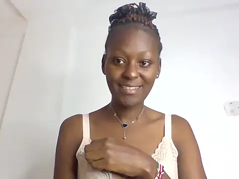 Pretty pretty2 online show from June 8, 10:27 am