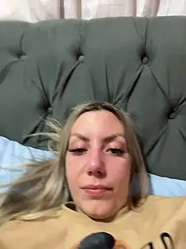 Snapshot of Alana_sc chatting on June 17, 1:16 am Alana sc online show from June 17, 1:16 am