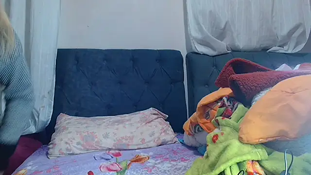 Snapshot of Alana_sc chatting on June 25, 4:12 pm Alana sc online show from June 25, 4:12 pm