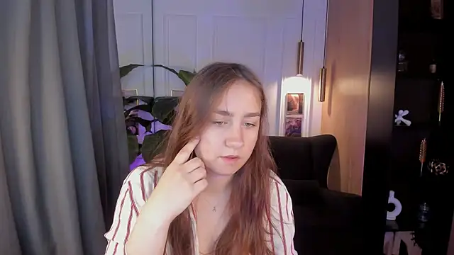 polly bloomm online show from July 15, 5:14 am