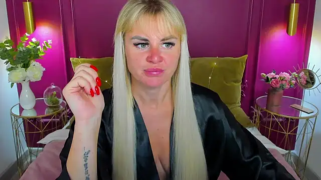 LilyDav online show from July 9, 5:19 am