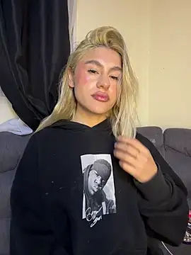 Lia-firee online show from June 18, 5:06 am