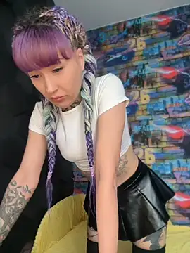 MoonAndDagger online show from June 7, 12:49 am