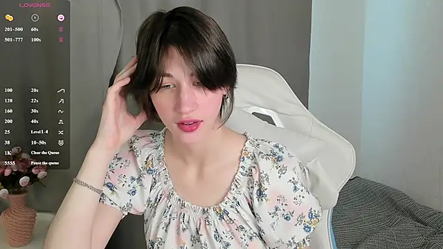 Carolina Lu online show from June 10, 2:24 am