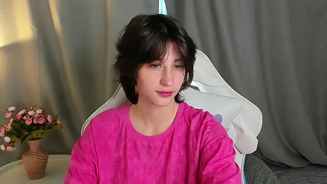 Carolina Lu online show from June 19, 2:17 am