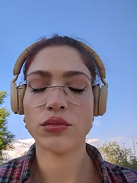 Marseline32 online show from July 4, 4:22 pm