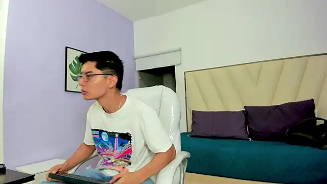 Ethan12  online show from June 17, 3:06 am