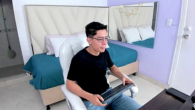 Ethan12  online show from June 16, 3:17 am