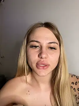 DariaSellen online show from June 17, 8:41 pm