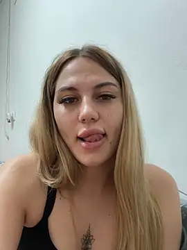 DariaSellen online show from June 16, 10:43 pm