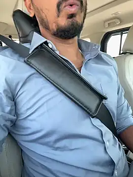 NAVIN0001 online show from August 5, 6:40 am
