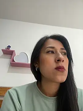 ELY FE  online show from July 6, 1:29 pm