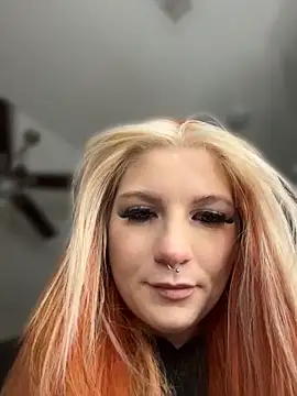 Snapshot of mistressx69 chatting on June 17, 1:38 am mistressx69 online show from June 17, 1:38 am