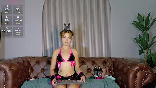 Lilii Peach online show from July 2, 12:33 am