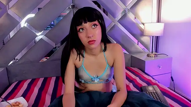 Snapshot of Little_emy_ chatting on July 17, 1:41 pm Little emy online show from July 17, 1:41 pm
