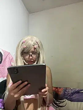 Snapshot of mimosa_chan chatting on June 7, 1:22 am mimosa chan online show from June 7, 1:22 am