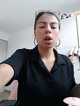 Snapshot of _Aisha_20 chatting on July 9, 3:33 pm Aisha 20 online show from July 9, 3:33 pm