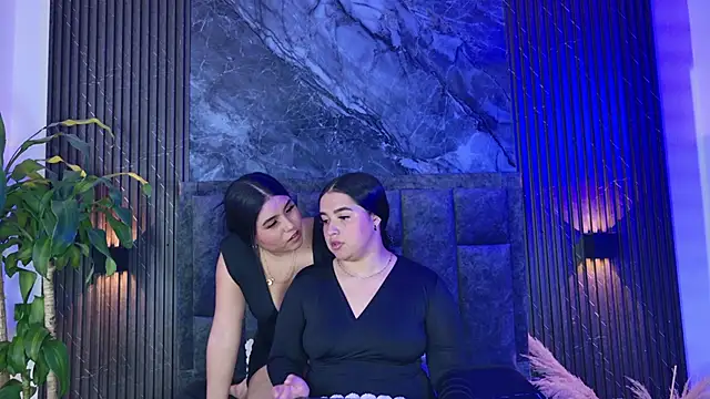 elara and amber online show from June 7, 2:06 am