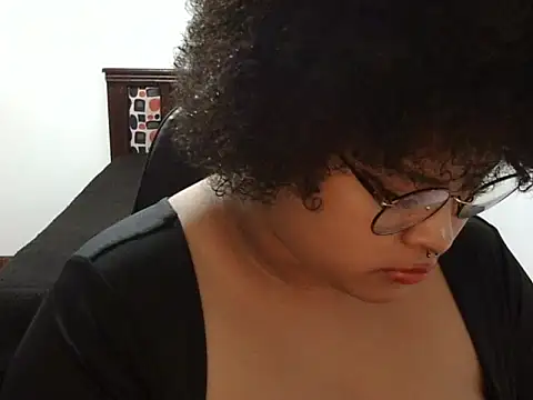Lolacurly69 online show from June 16, 12:10 am