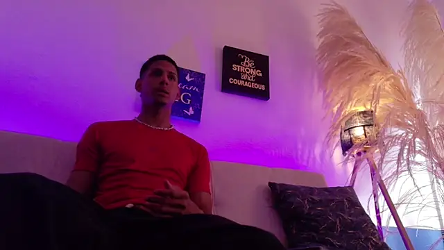 Snapshot of Thiago_soler chatting on June 11, 7:55 pm Thiago soler online show from June 11, 7:55 pm