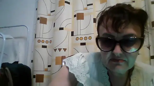 ErikaXShine online show from June 12, 6:27 pm