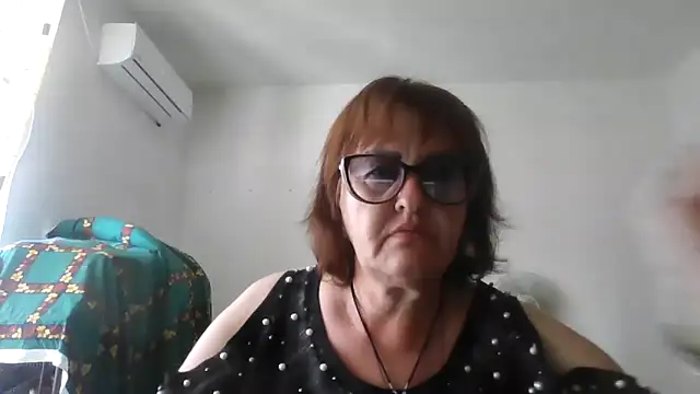 ErikaXShine online show from June 28, 12:00 pm