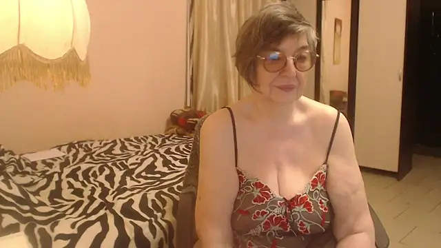 Sharon Amore online show from November 28, 6:35 am