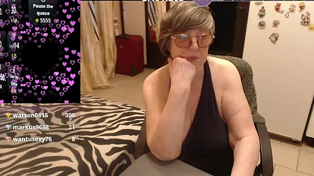 Snapshot of Sharon_Amore chatting on July 1, 6:41 pm Sharon Amore online show from July 1, 6:41 pm