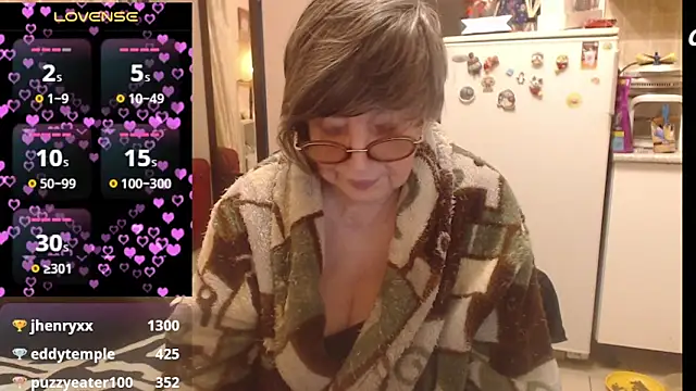 Sharon Amore online show from March 26, 7:01 pm