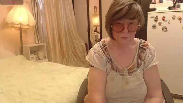 Sharon Amore online show from May 1, 5:40 pm