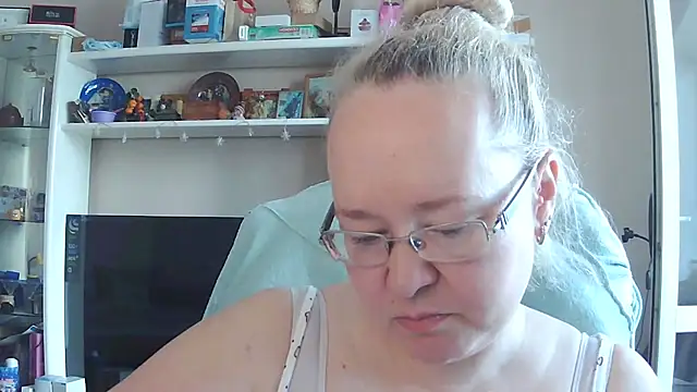 Viola27 online show from July 4, 9:15 am
