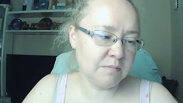 Viola27 online show from July 6, 4:42 pm