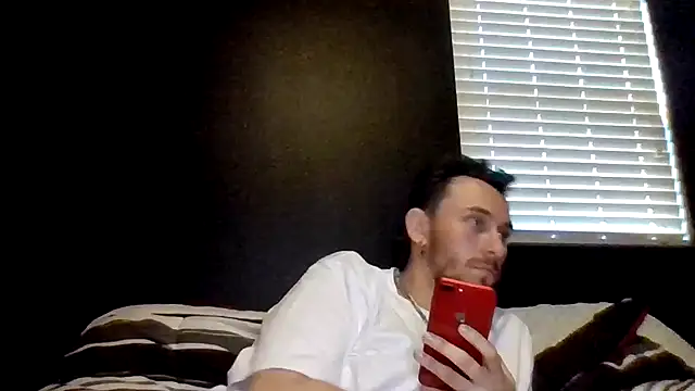Snapshot of Mikecloudyhawk chatting on June 20, 1:10 am Mikecloudyhawk online show from June 20, 1:10 am