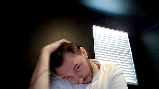 Snapshot of Mikecloudyhawk chatting on July 15, 7:10 pm Mikecloudyhawk online show from July 15, 7:10 pm