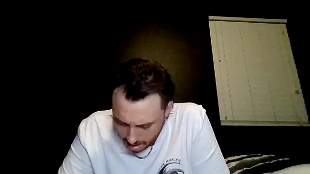 Snapshot of Mikecloudyhawk chatting on July 1, 8:03 am Mikecloudyhawk online show from July 1, 8:03 am