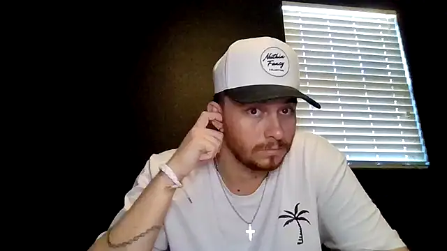 Snapshot of Mikecloudyhawk chatting on July 5, 10:49 pm Mikecloudyhawk online show from July 5, 10:49 pm