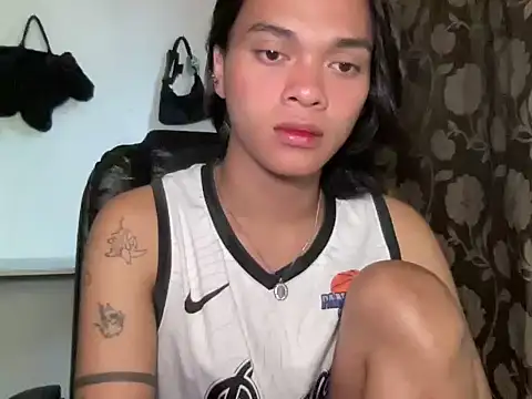Justine0419 online show from July 12, 9:32 am
