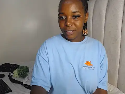Snapshot of prettty_kemmy chatting on July 14, 2:05 am prettty kemmy online show from July 14, 2:05 am