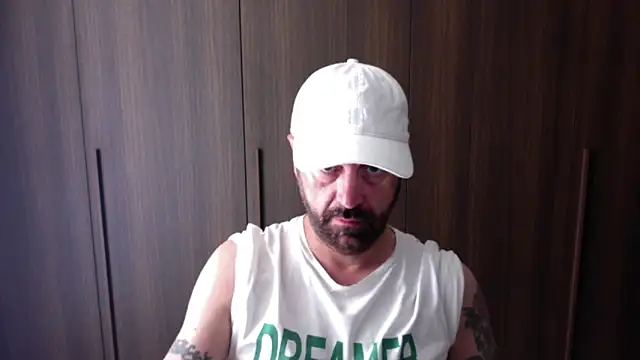Topinkiss online show from June 7, 2:11 pm