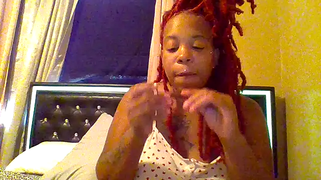 Snapshot of BoujieDee chatting on July 28, 4:39 pm BoujieDee online show from July 28, 4:39 pm