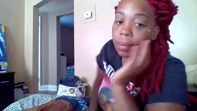 Snapshot of BoujieDee chatting on July 13, 4:39 pm BoujieDee online show from July 13, 4:39 pm
