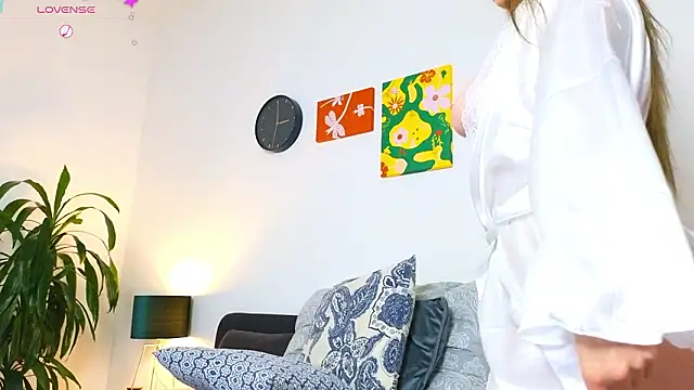 Ginnybabe  online show from February 6, 2:02 pm