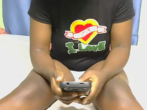 Snapshot of sexxybutty24 chatting on June 25, 11:32 pm sexxybutty24 online show from June 25, 11:32 pm