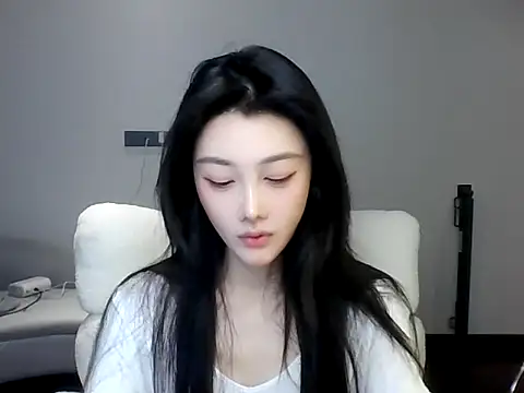 SylvieMaya online show from June 12, 4:38 pm