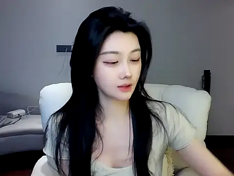 SylvieMaya online show from June 10, 4:52 pm